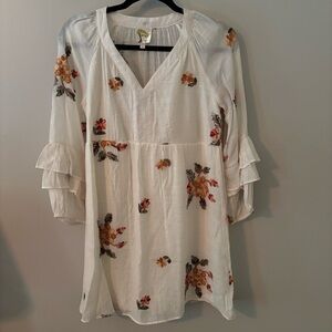 Fig and Flower Embroidered White Ruffled 3/4 Sleeve Mini Dress Medium
